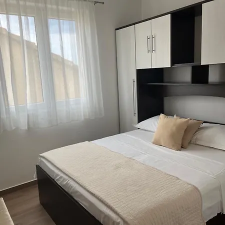 Apartments&rooms Alagić 3*